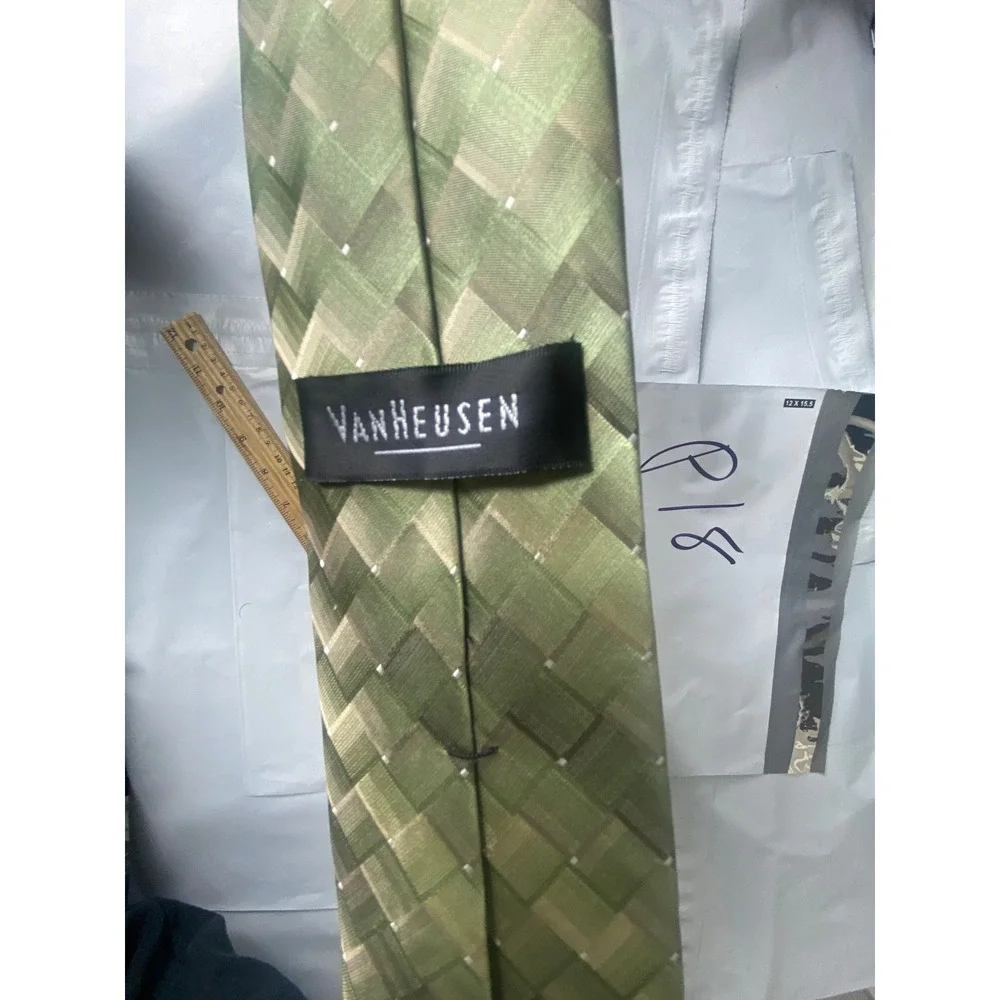 Van Heusen Mens Green Plaid Silk Blend‎ Necktie Formal Business Tie